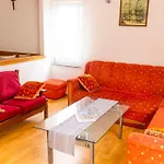 Planikovica Διαμέρισμα Τρογκίρ
