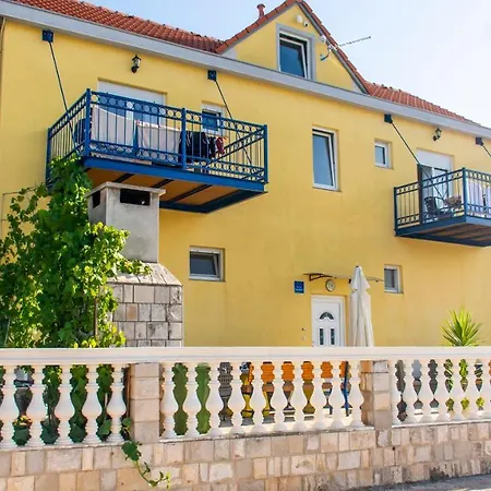 Planikovica Apartment *
