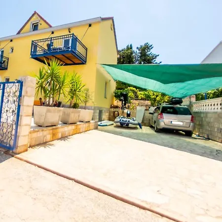 Planikovica Apartment
