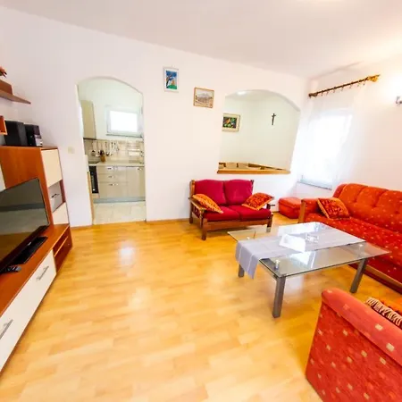 Planikovica Apartment *